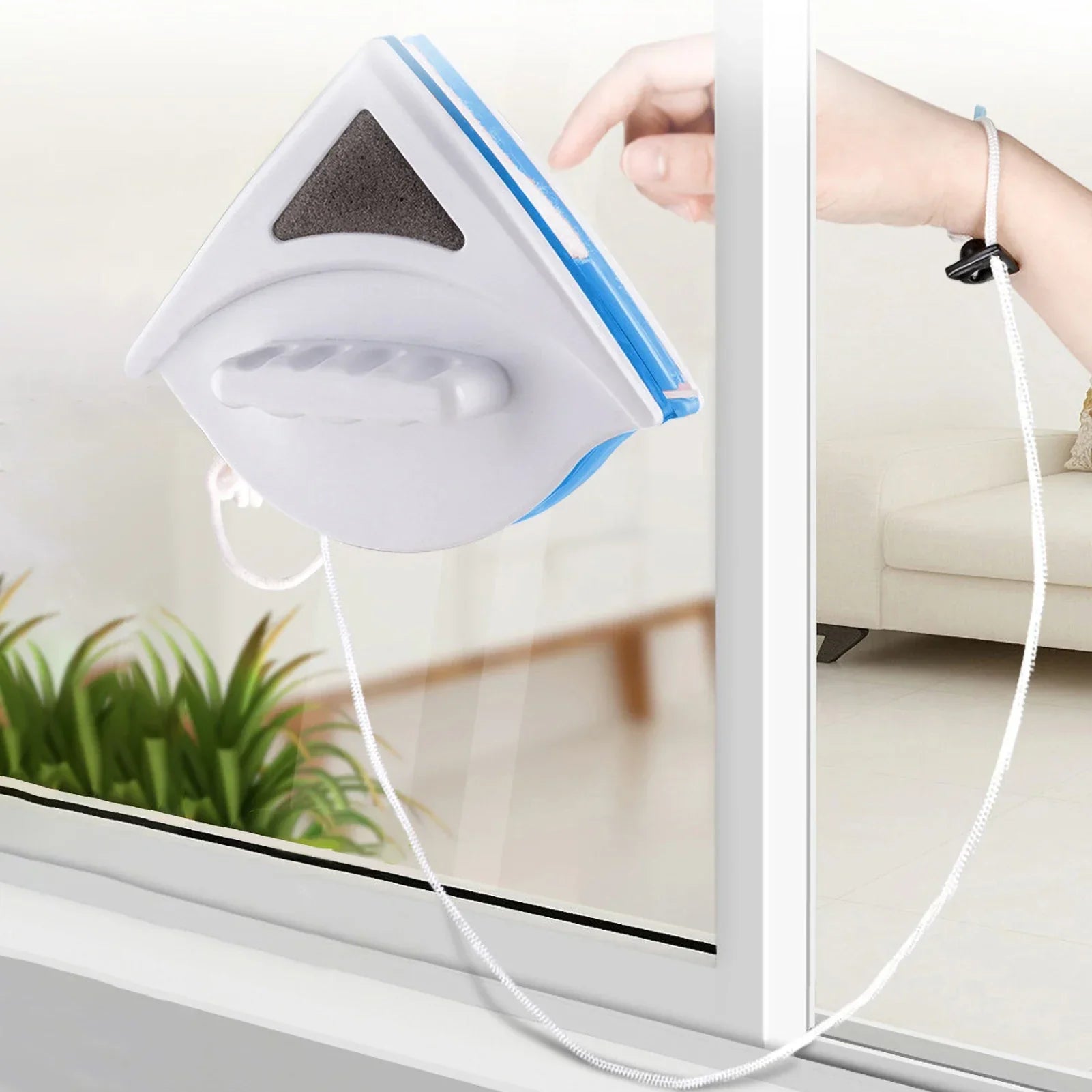 Magnetic Triangular Window Cleaner for Streak-Free Glass